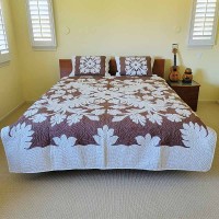 Hwaiian Quilted Bedspread- Twin - Hibiscus Flowers