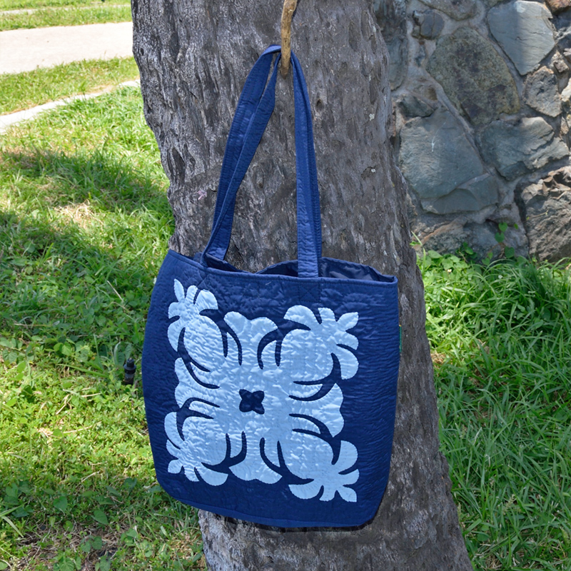 Reversible Hawaii Tote Bag Quilt Blue on Blue